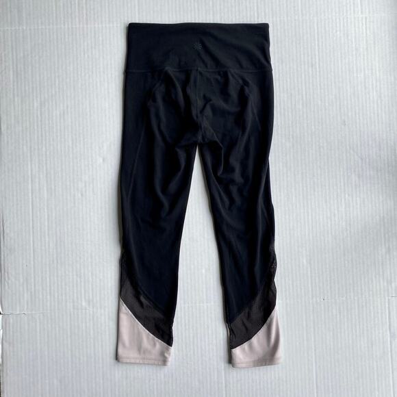ATHLETA Leggings Salutation Colorblock Mesh Capri Black Pink Cropped Athletic XS - Picture 3 of 7